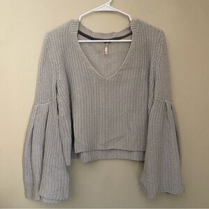 Free People Damsel Sweater XS Cropped Light Gray Bell Sleeve Oversized Boho